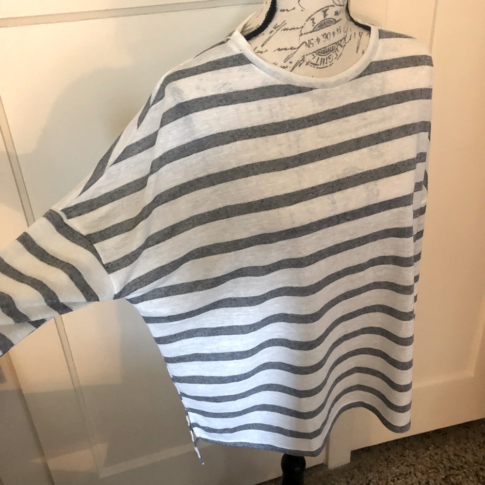 BISHOP+YOUNG Size L Dolman 3/4 sleeve lightweight top.